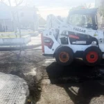 Imagen de obras de pavimentación con aglomerado asfáltico en Miramontes, Cáceres, ejecutadas por Blázquez Martín.